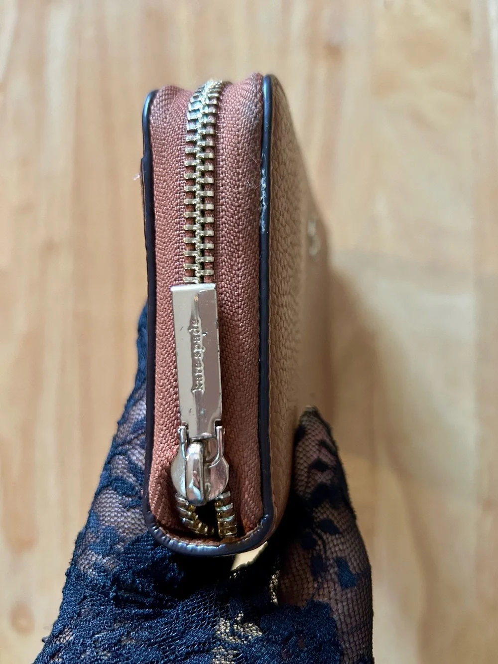 Kate Spade Pebbled Leather Large Continental Zip Around Wallet EUC
